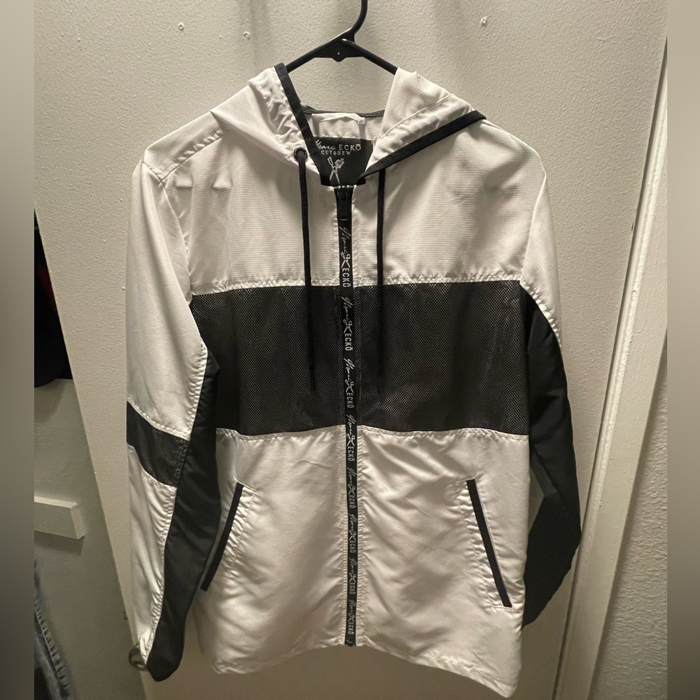 Wind breaker